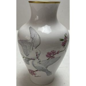 Edward Marshall Boehm Bone China Tranquility Vase Happiness Forever Vintage